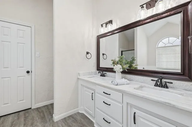 $2,950 | 1401 Danielle Drive, Bedford, TX 76021