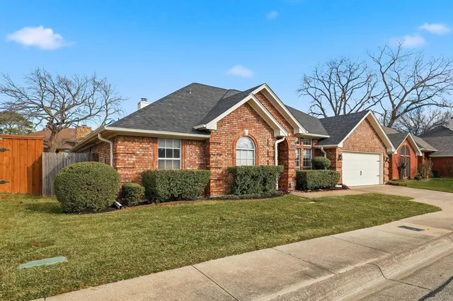 $2,950 | 1401 Danielle Drive, Bedford, TX 76021