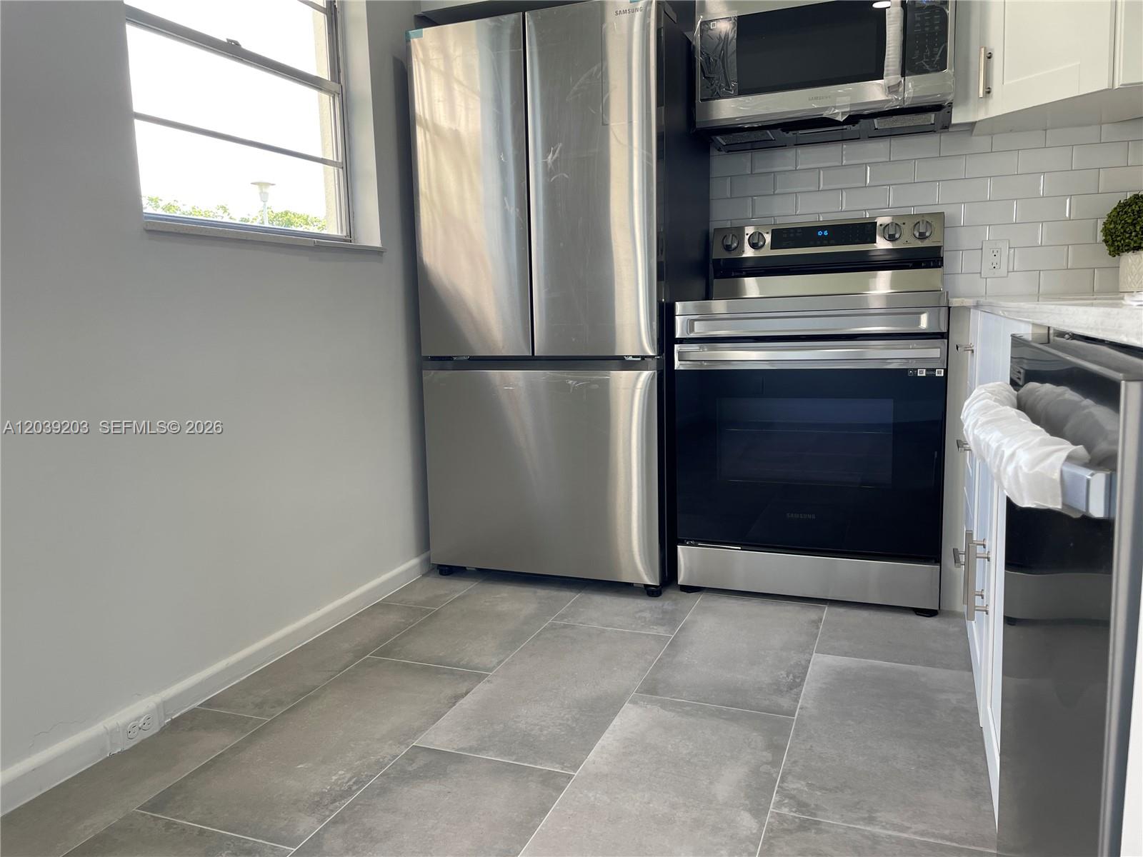 136 Brighton D, Unit 136 Boca Raton, FL 33434 - Photo 5 of 46