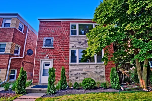 $2,300 | 4831 Kirk Street, Unit 1, Skokie, IL 60077