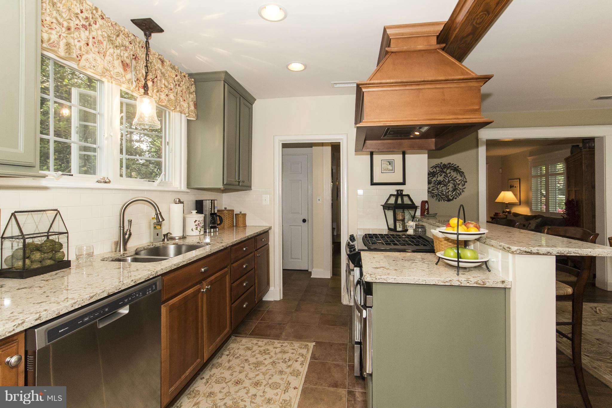 1217 Roundhill Road Baltimore, MD 21218 - Photo 8 of 30 Kitchen