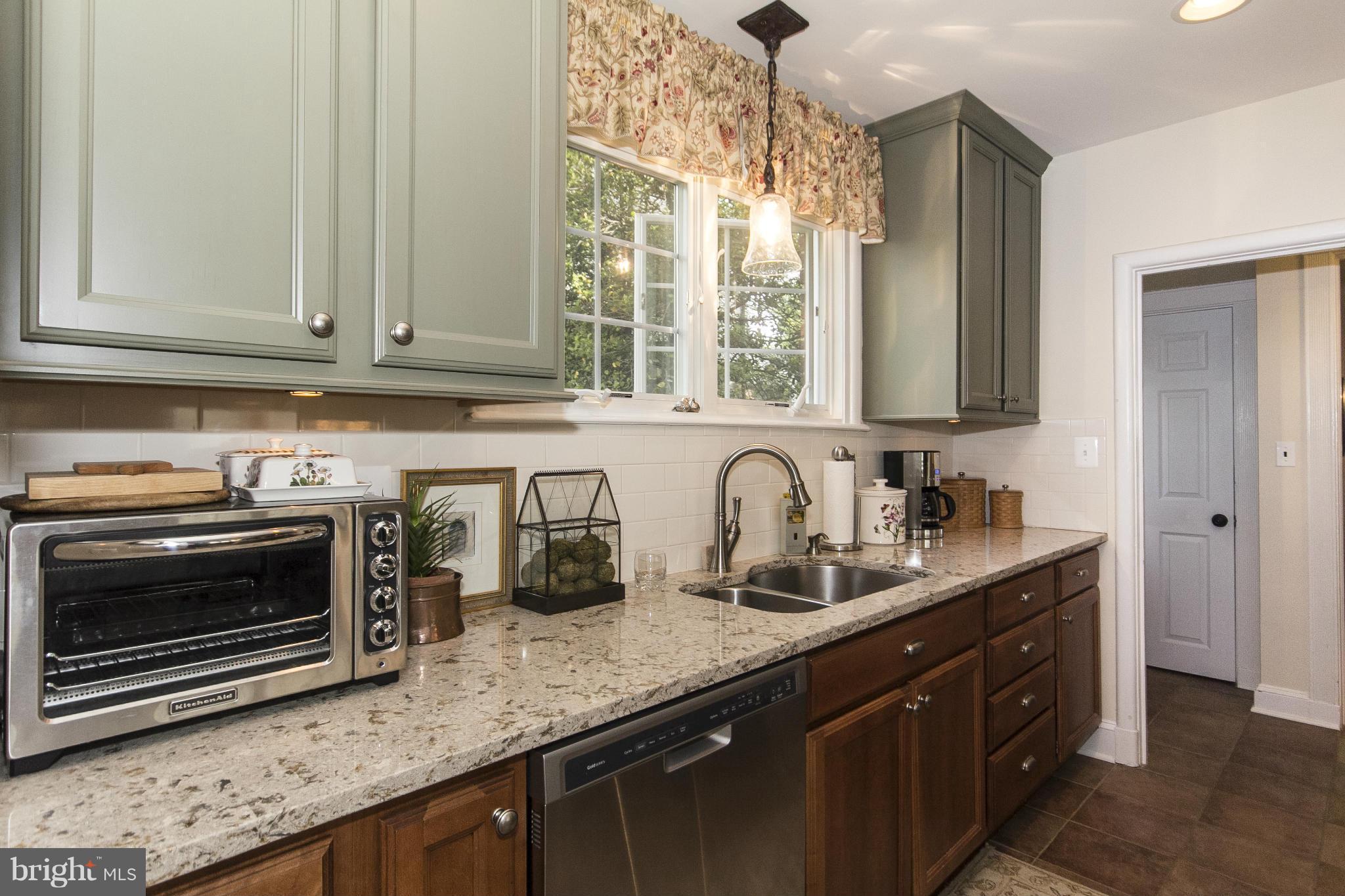 1217 Roundhill Road Baltimore, MD 21218 - Photo 10 of 30 Kitchen
