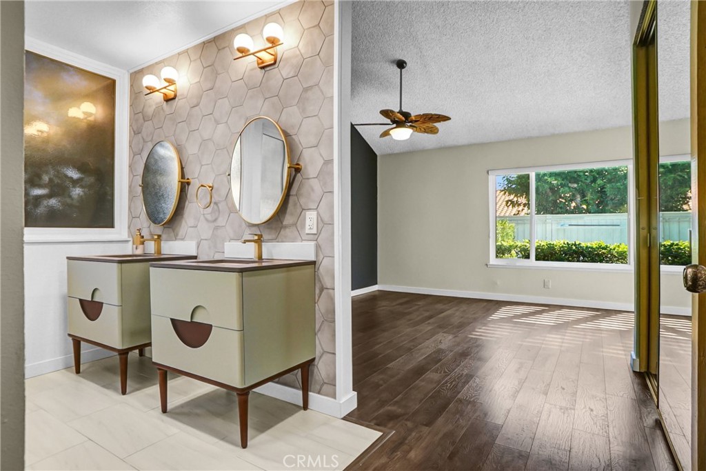 25136 Avenida Rondel Valencia, CA 91355 - Photo 23 of 36 Primary bathroom