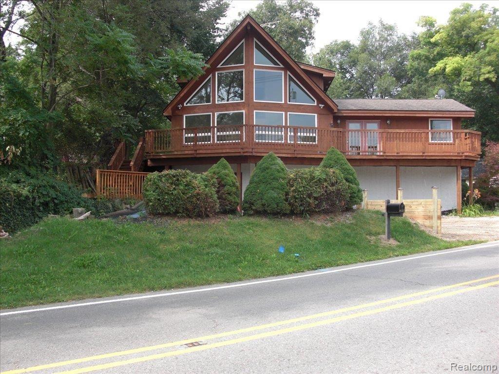 535 Heights Road Lake Orion, MI 48362 - Photo 1 of 9 Heights