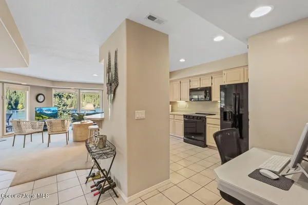 $639,000 | 21709 North Viewpoint Drive, Unit 10, Rathdrum, ID 83858