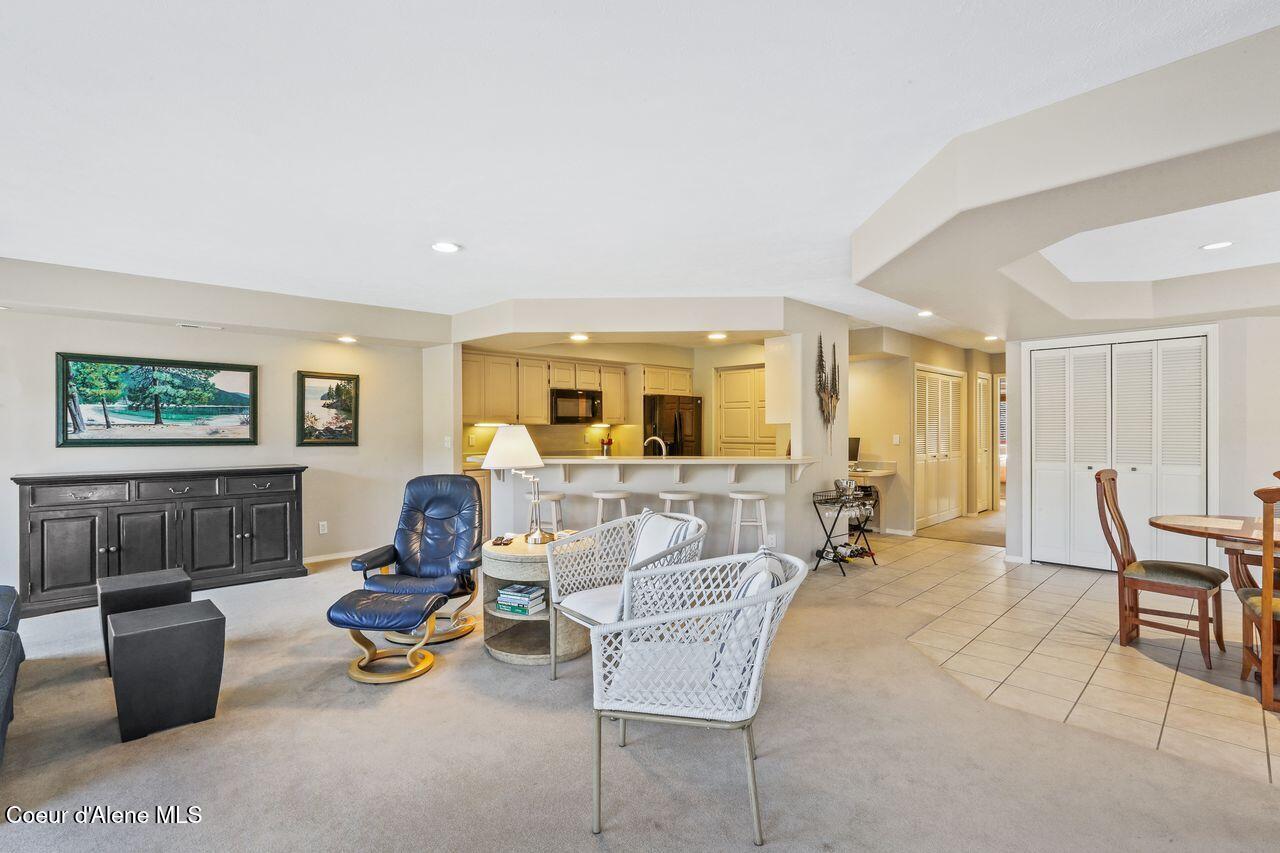 21709 North Viewpoint Drive, Unit 10 Rathdrum, ID 83858 - Photo 8 of 35 Living Room