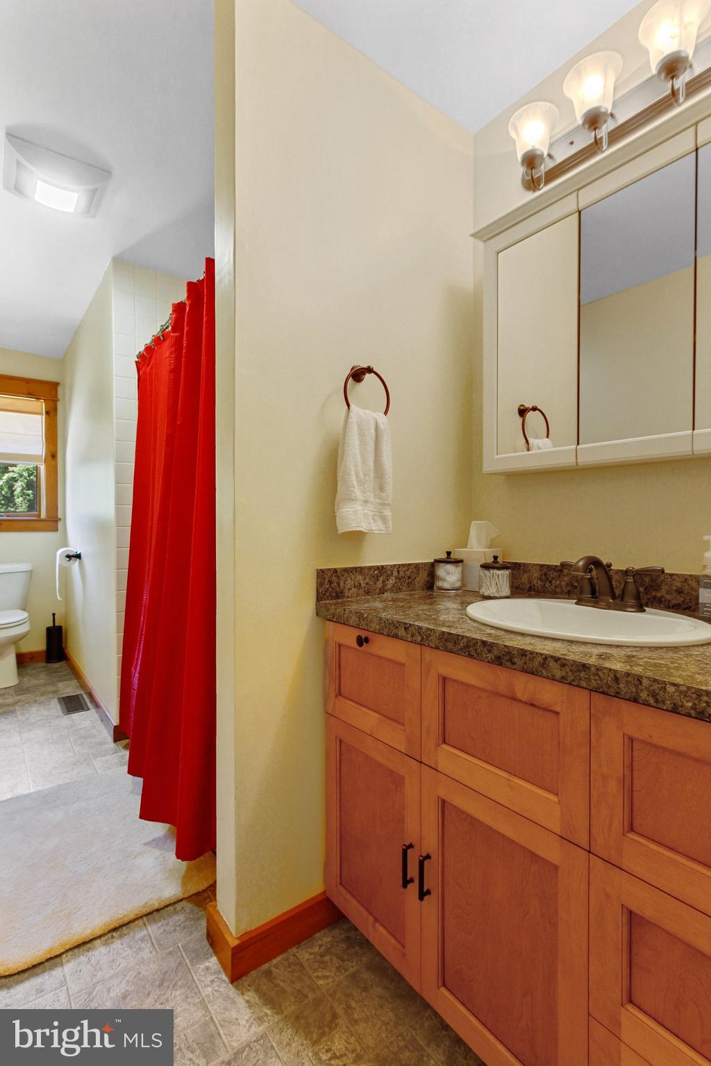 522 Water Street Fairfield, PA 17320 - Photo 19 of 36 Main Bath
