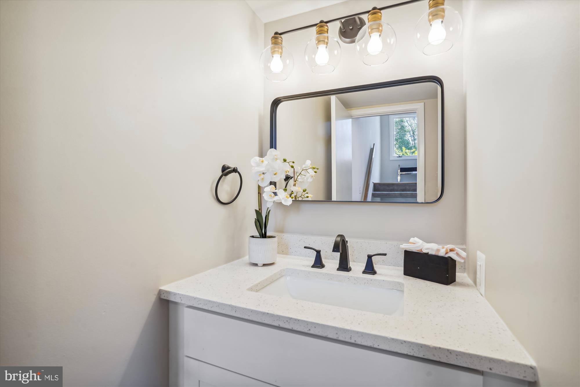 1958 Lakeport Way Reston, VA 20191 - Photo 17 of 38 Powder Room