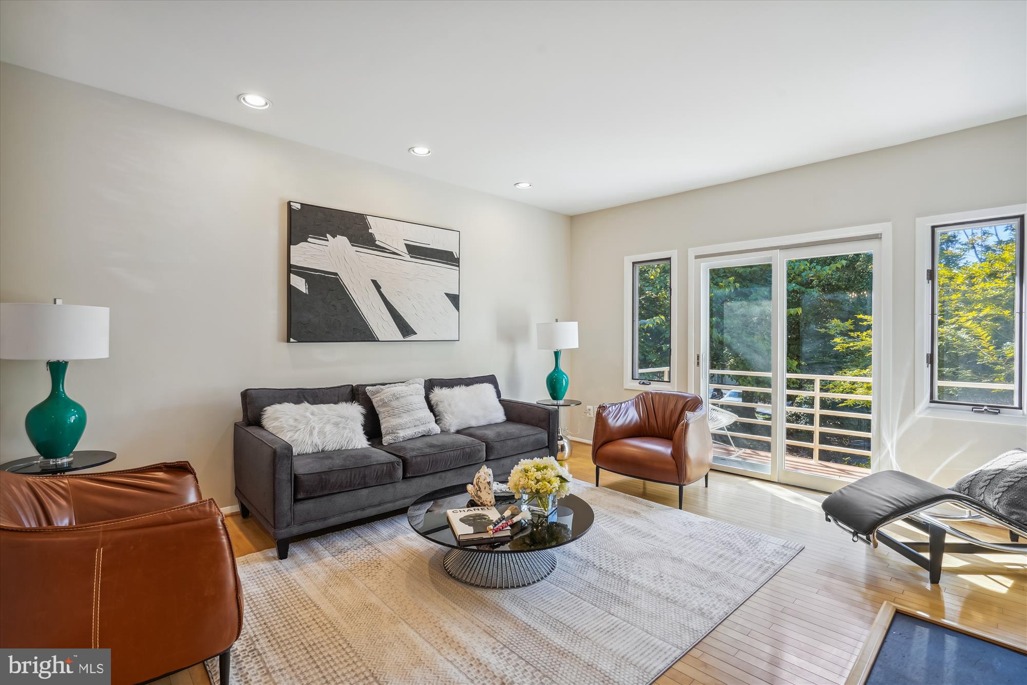 1958 Lakeport Way Reston, VA 20191 - Photo 4 of 38 Living Room