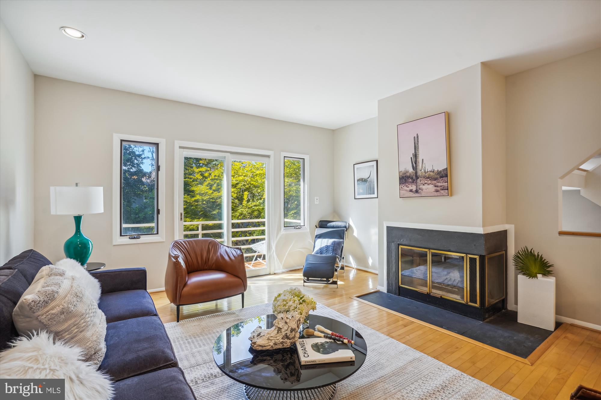 1958 Lakeport Way Reston, VA 20191 - Photo 5 of 38 Living Room