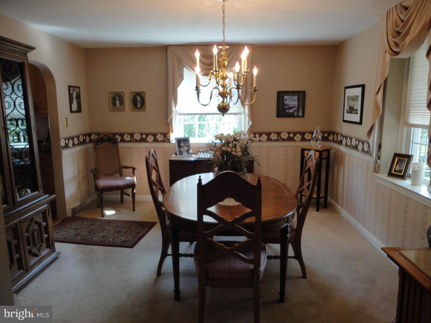 909 Edgewood Drive Springfield, PA 19064 - Photo 11 of 24 Dining Room