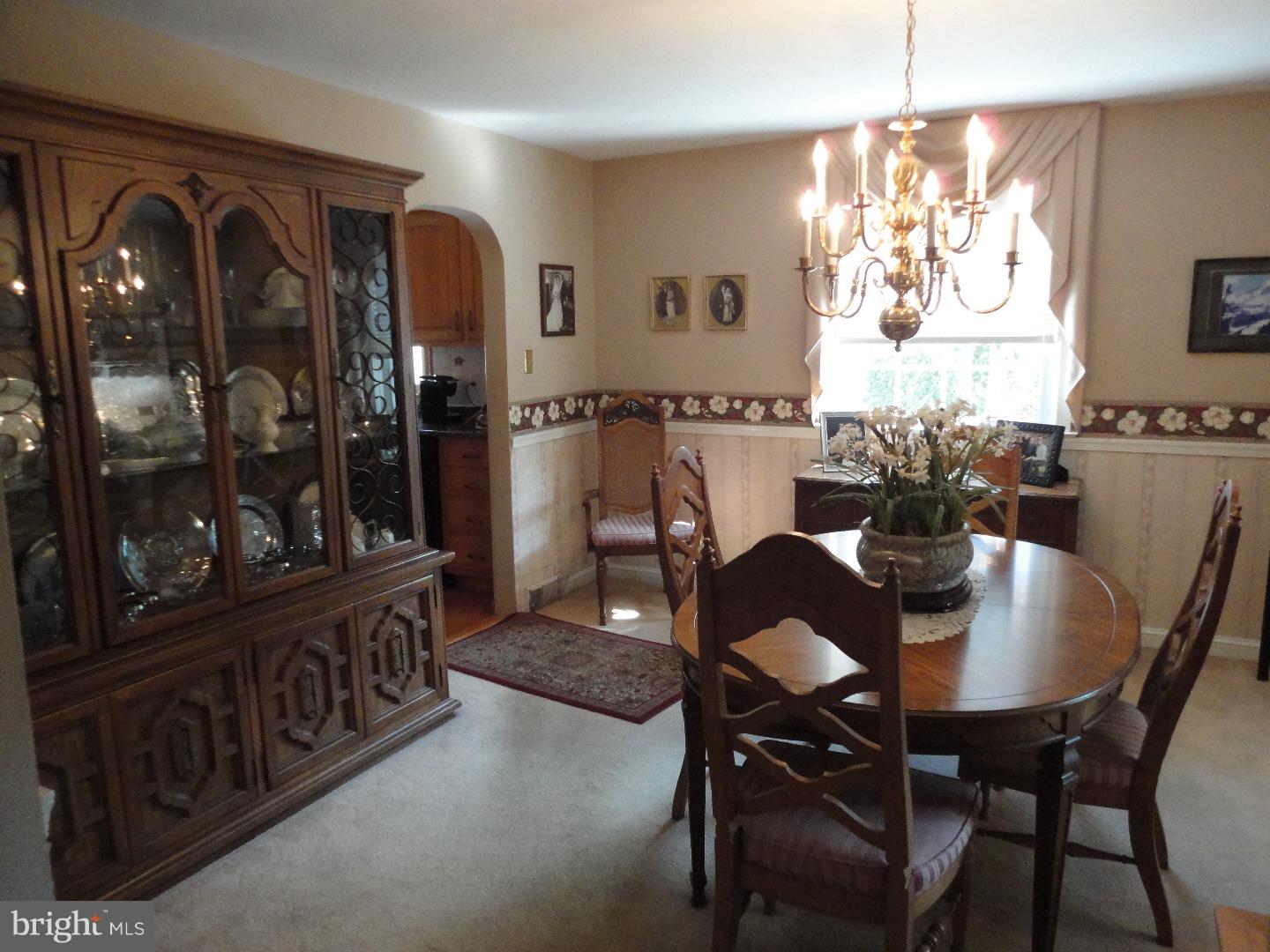 909 Edgewood Drive Springfield, PA 19064 - Photo 12 of 24 Dining Room