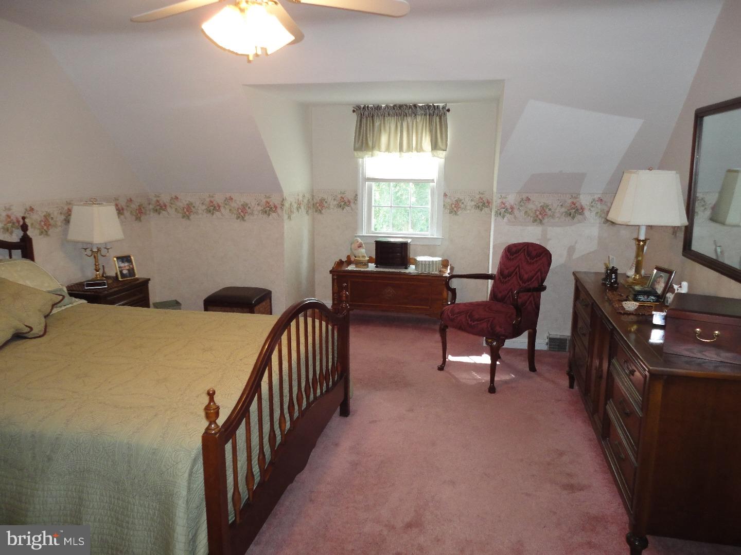 909 Edgewood Drive Springfield, PA 19064 - Photo 15 of 24 Master Bedroom