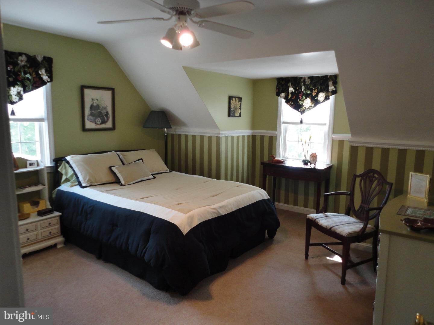 909 Edgewood Drive Springfield, PA 19064 - Photo 17 of 24 Bedroom 2