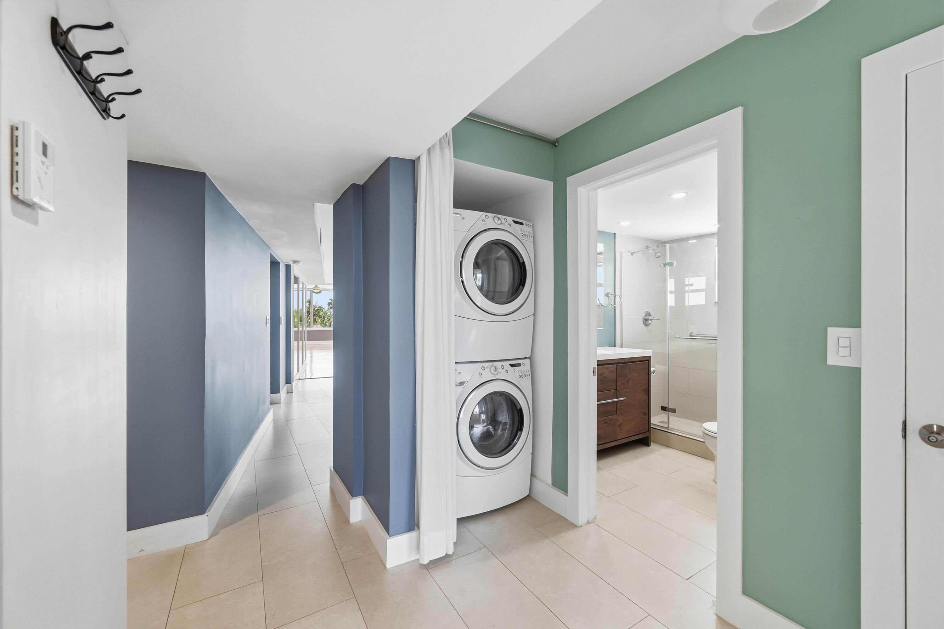 401 North Riverside Drive, Unit 408 Pompano Beach, FL 33062 - Photo 17 of 38 19_stl_4144