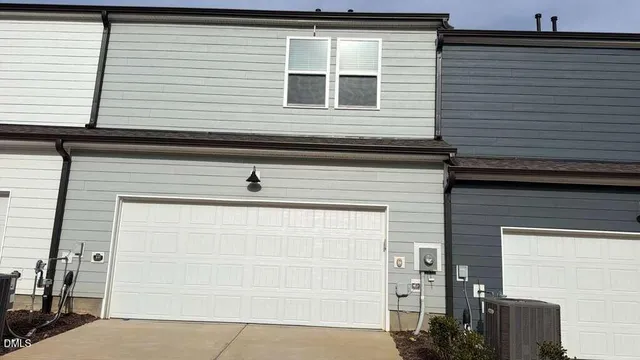 $1,895 | 435 Parker Sta Avenue, Fuquay-Varina, NC 27526