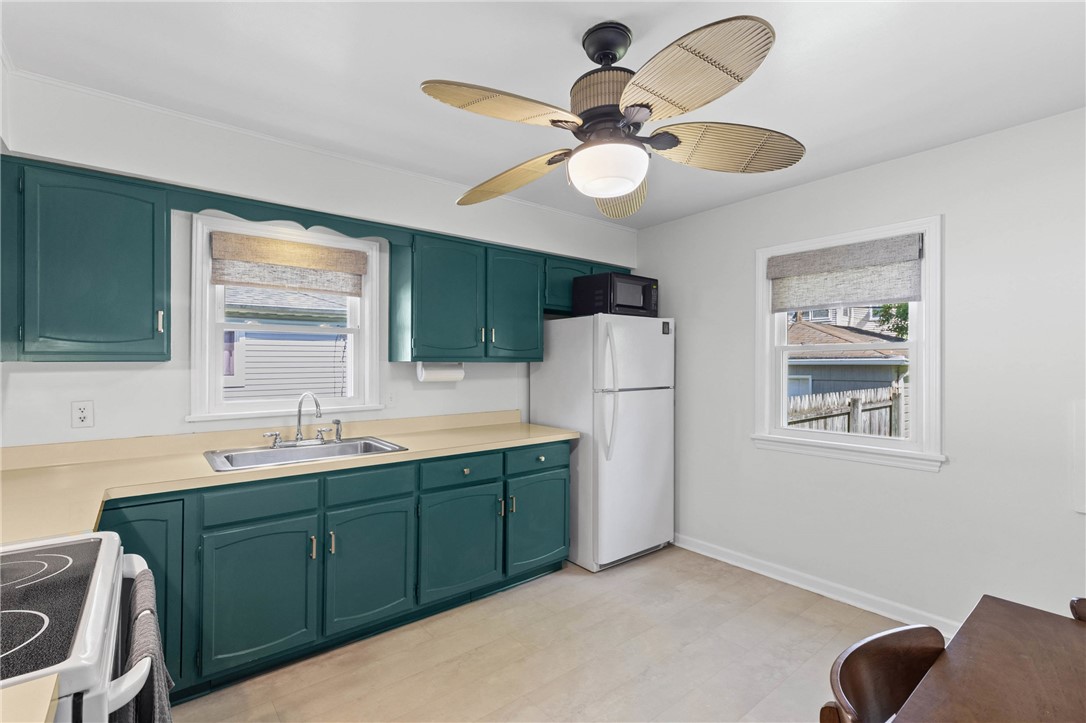 294 Hurstbourne Road Irondequoit, NY 14609 - Photo 12 of 39