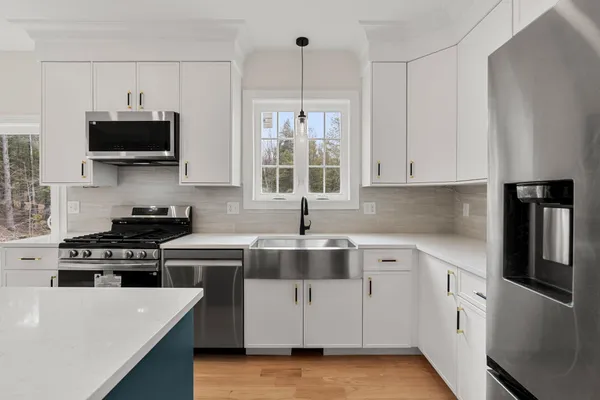 $799,900 | 10 Blaisdell Court, Raymond, NH 03077