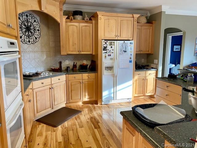 4913 Luna Point Hickory, NC 28601 - Photo 8 of 13 Gallery Image 8