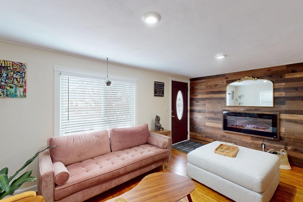 22 Harrington Road Chicopee, MA 01020 - Photo 17 of 38