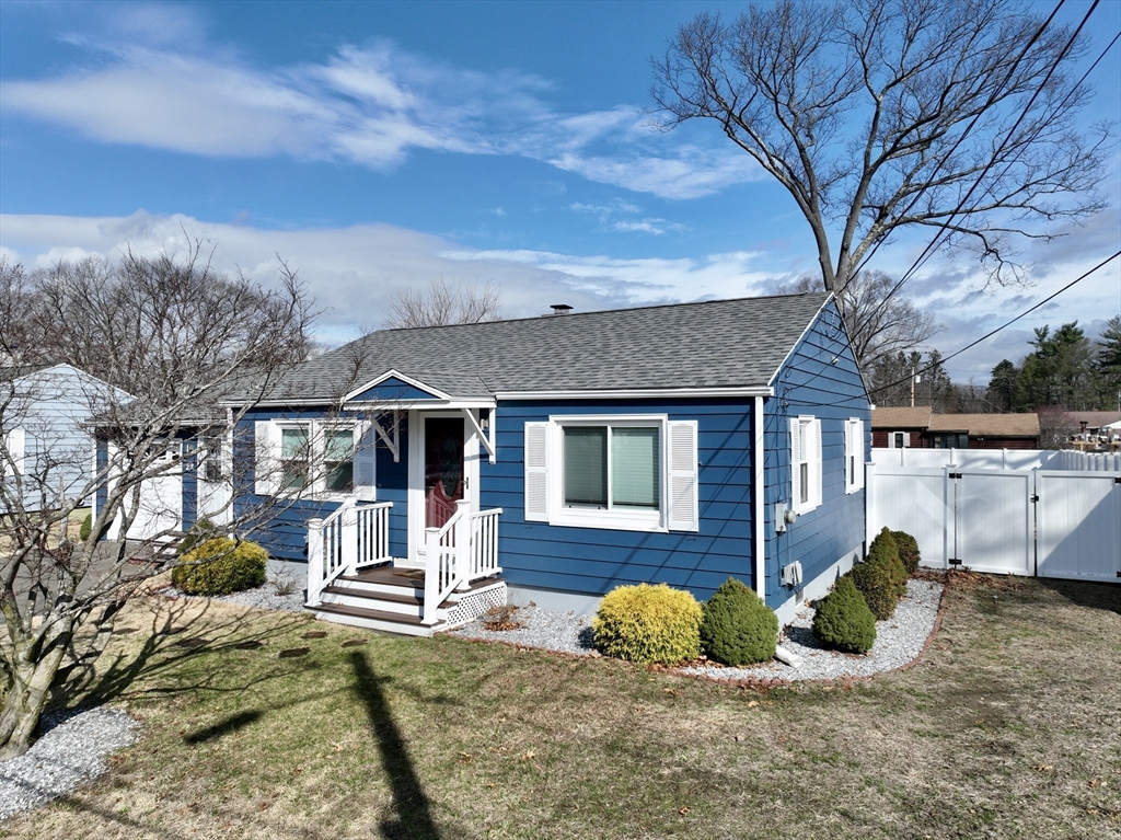 22 Harrington Road Chicopee, MA 01020 - Photo 2 of 38