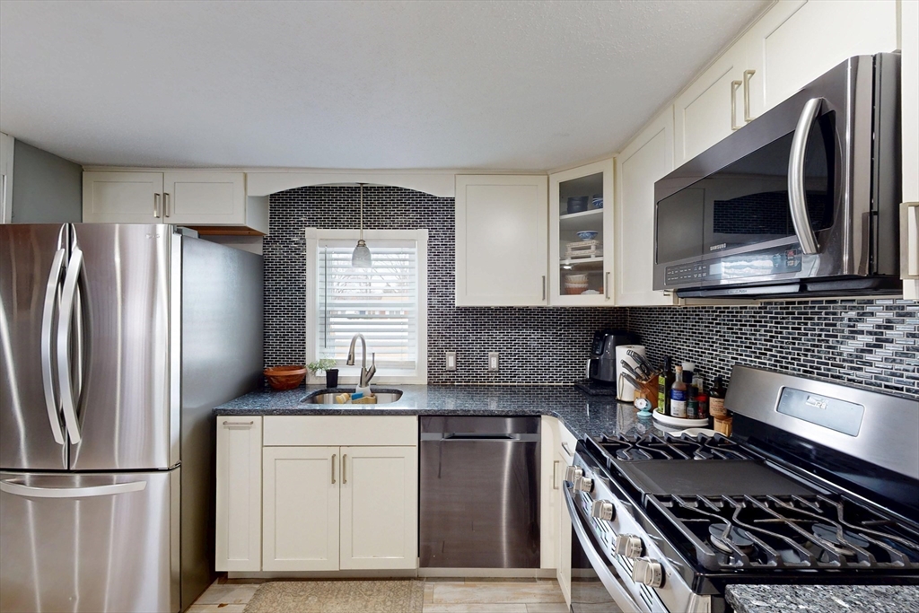 22 Harrington Road Chicopee, MA 01020 - Photo 8 of 38