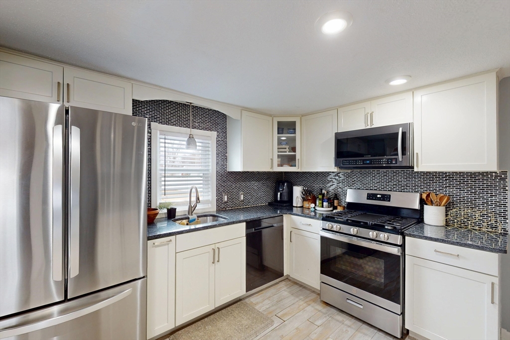 22 Harrington Road Chicopee, MA 01020 - Photo 9 of 38