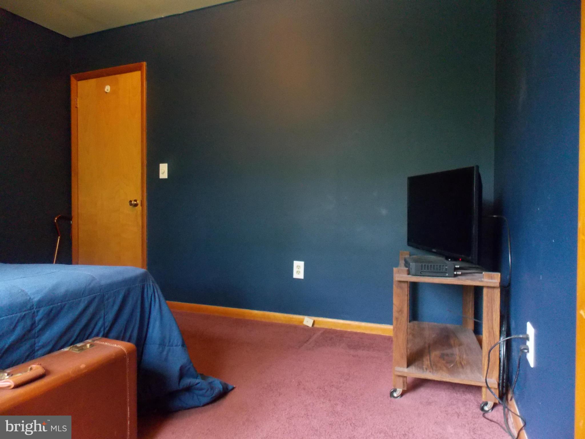 3039 Menges Mill Road Taneytown, MD 21787 - Photo 17 of 25 a workspace with a couch