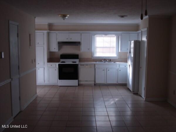 5301 Ridgewood Road Jackson, MS 39211 - Photo 2 of 10 DSC00791_37475