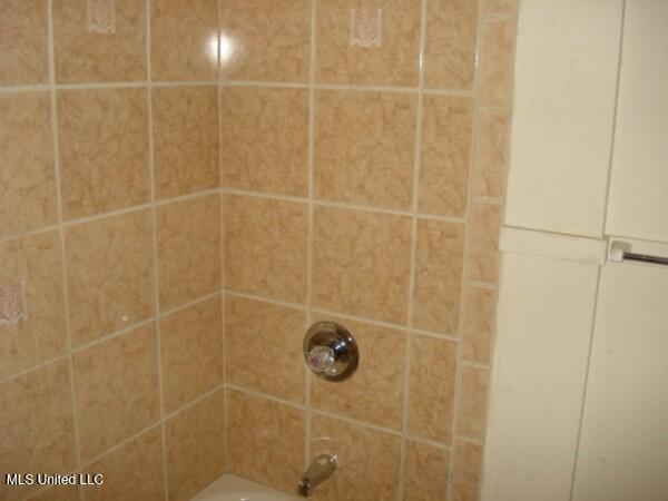 5301 Ridgewood Road Jackson, MS 39211 - Photo 6 of 10 DSC00795_37479