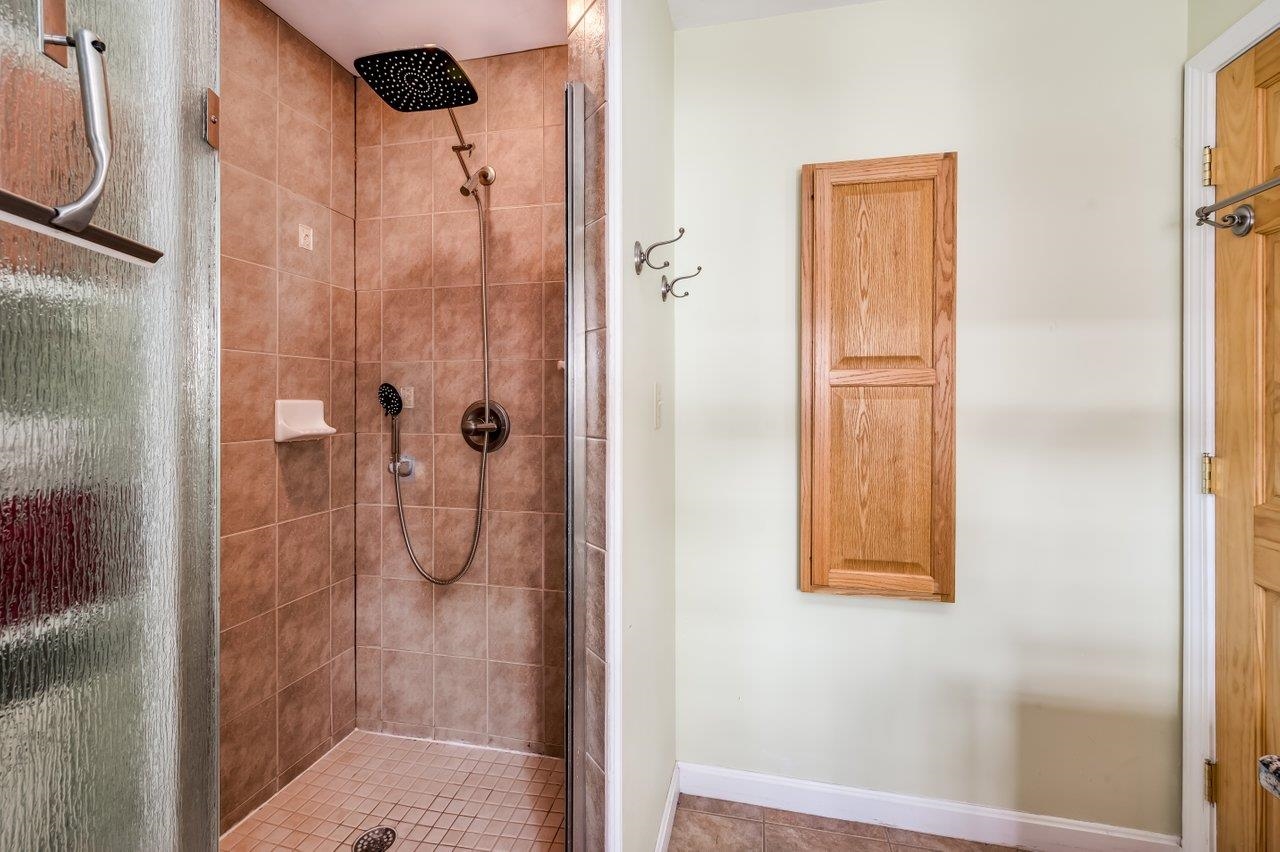 36 Highland Avenue Derry, NH 03038 - Photo 17 of 27