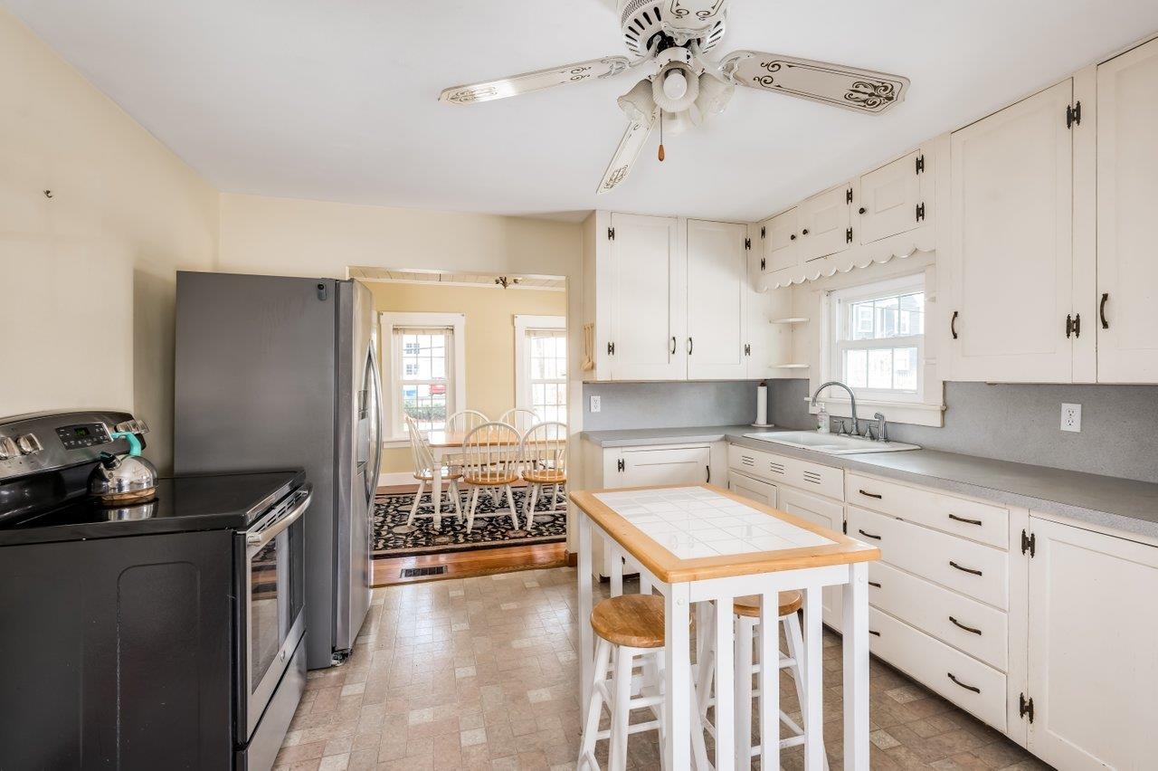 36 Highland Avenue Derry, NH 03038 - Photo 6 of 27