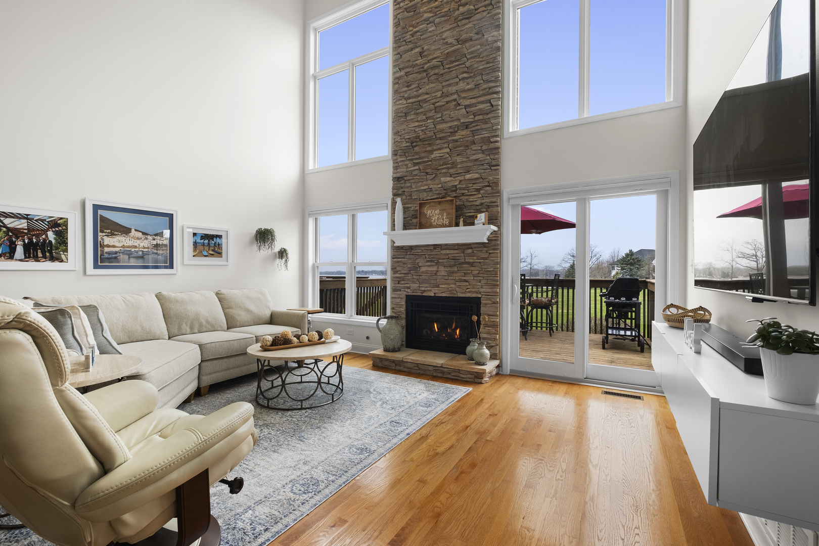 1076 Inverness Drive Antioch, IL 60002 - Photo 20 of 39 a living room with furniture and a fireplace
