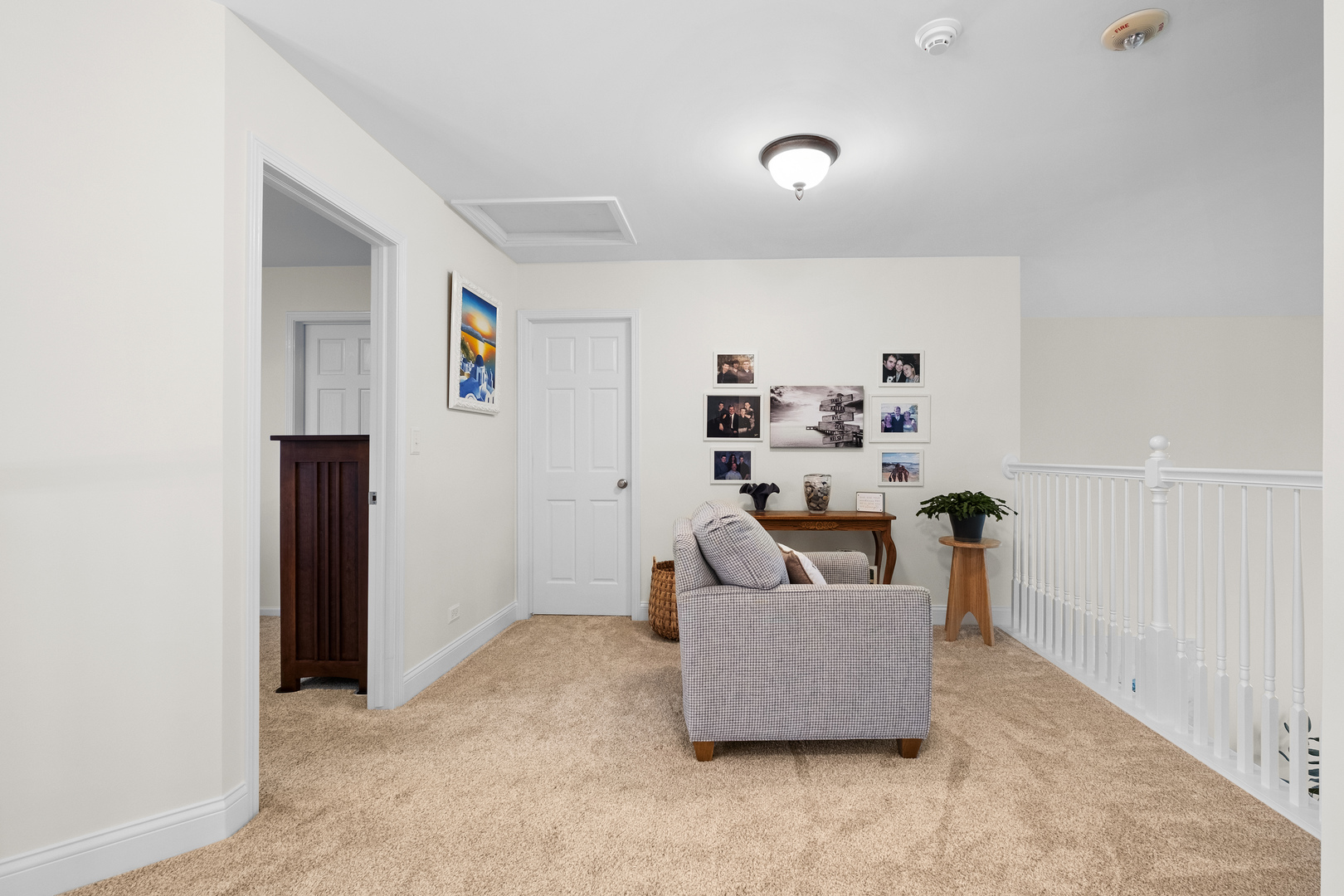 1076 Inverness Drive Antioch, IL 60002 - Photo 23 of 39 a living room with furniture and a window