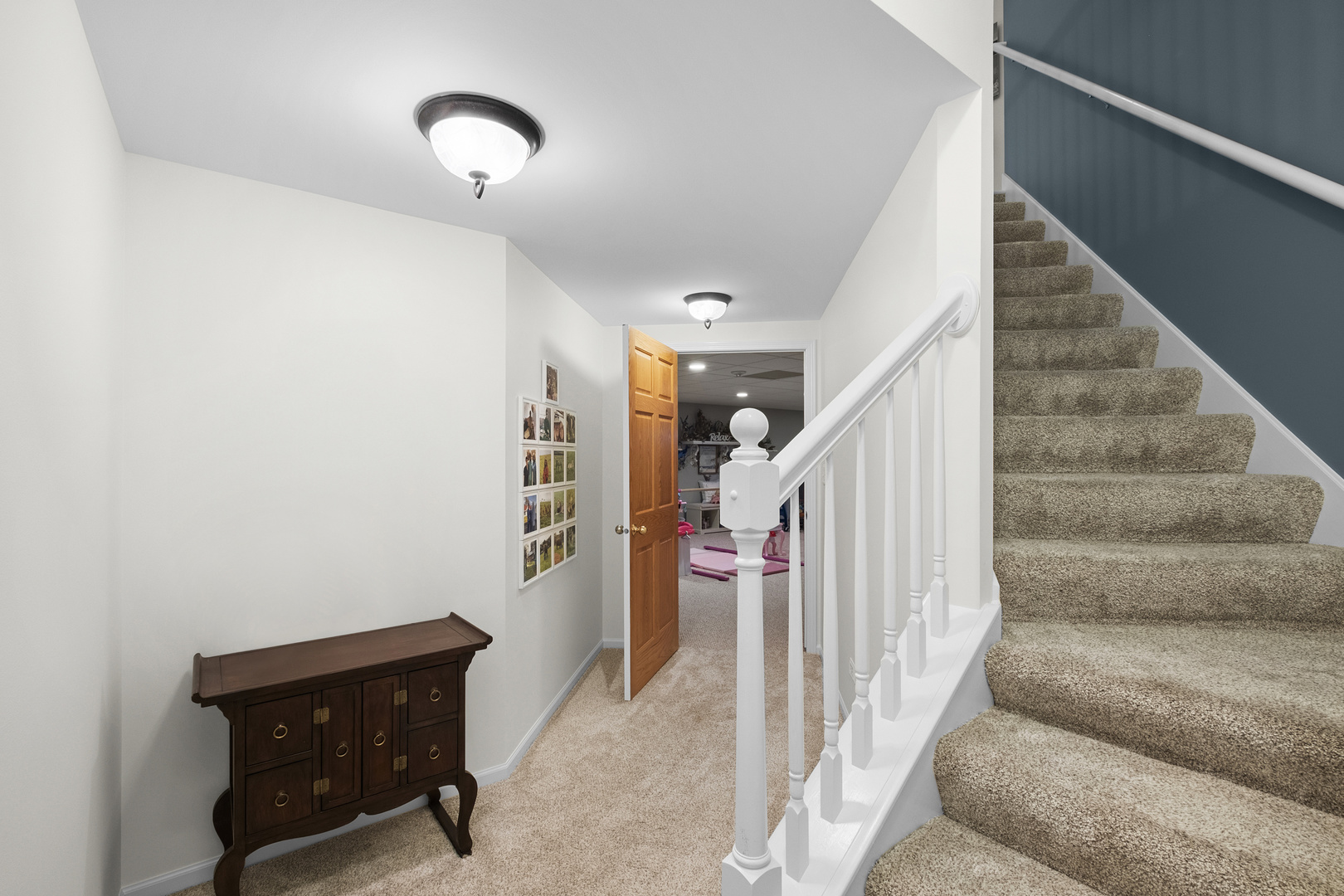 1076 Inverness Drive Antioch, IL 60002 - Photo 27 of 39 a view of entryway and hall