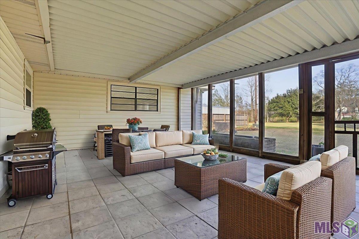 3757 Sessions Drive Baton Rouge, LA 70816 - Photo 6 of 33