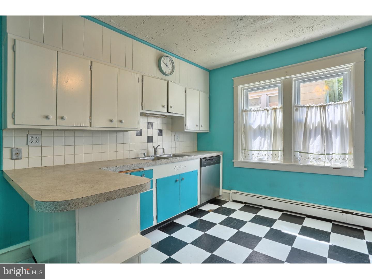 3624 Ridgeway Street Reading, PA 19605 - Photo 5 of 15