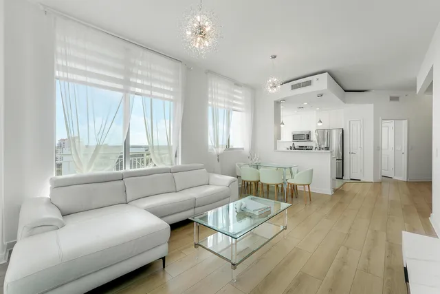 $4,000 | 300 South Australian Avenue, Unit 1218, West Palm Beach, FL 33401