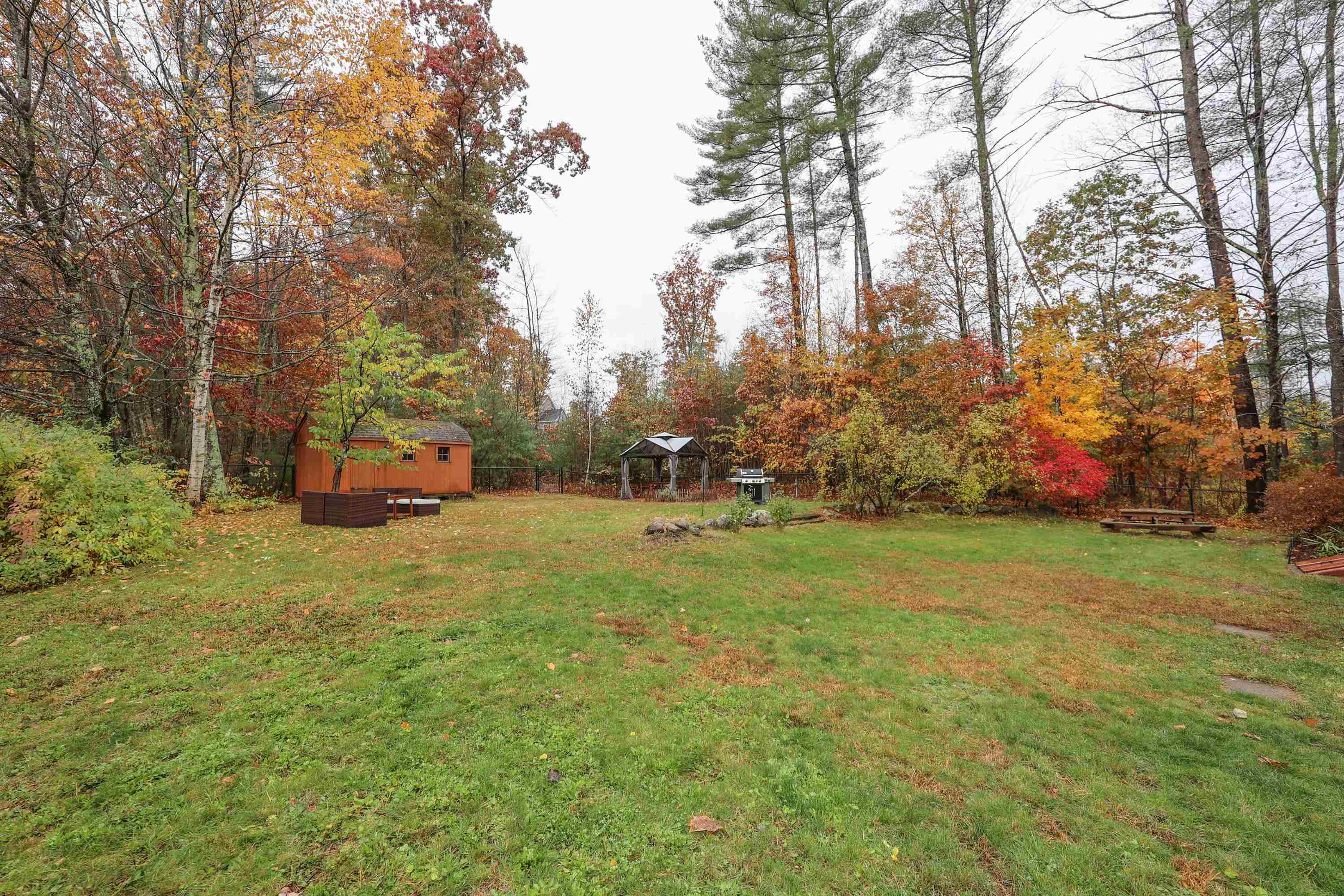 162 Amherst Road Merrimack, NH 03054 - Photo 4 of 35