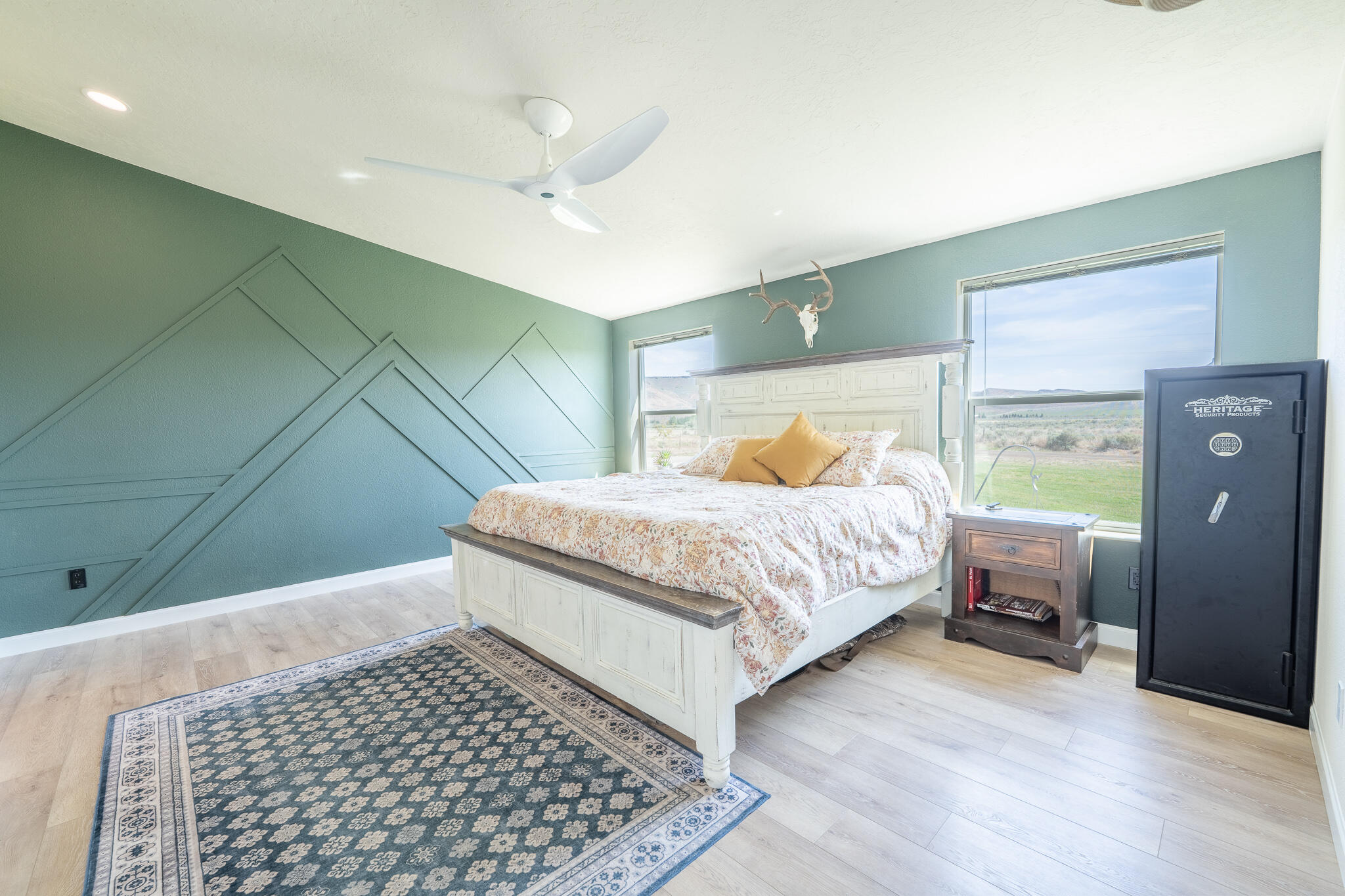 275 Cutoff Road Bellevue, ID 83313 - Photo 16 of 37 Primary Bedroom