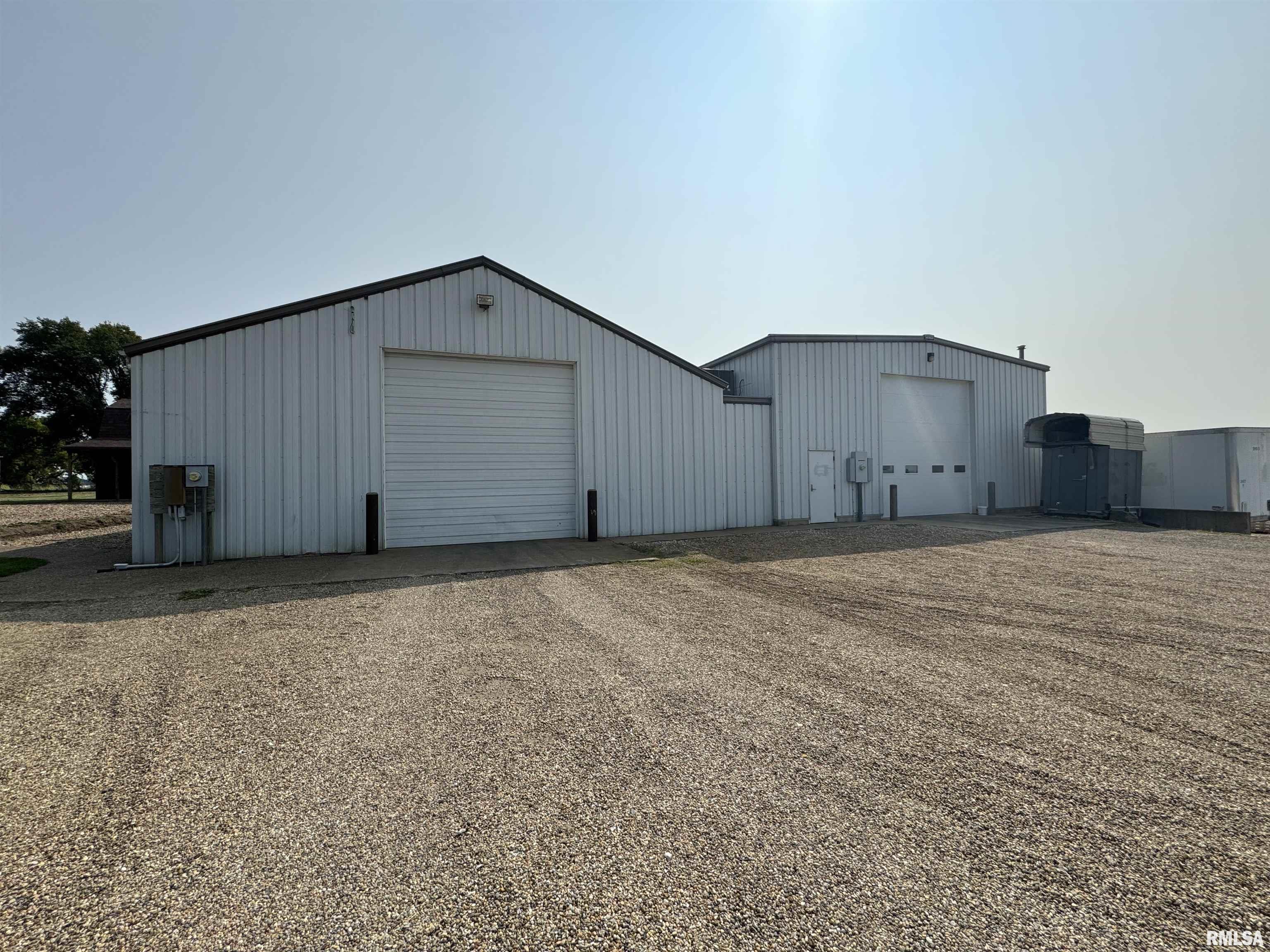 1677 East Smokey Road Avon, IL 61415 - Photo 12 of 92