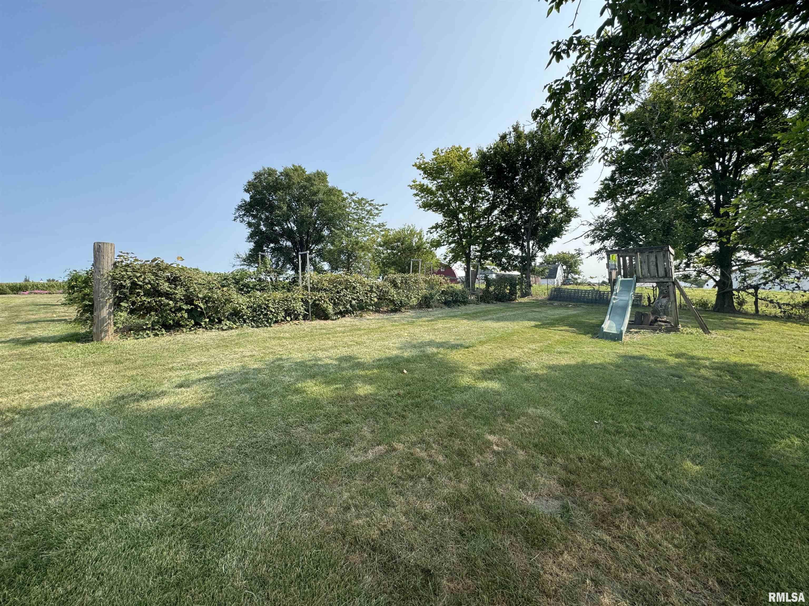 1677 East Smokey Road Avon, IL 61415 - Photo 20 of 92