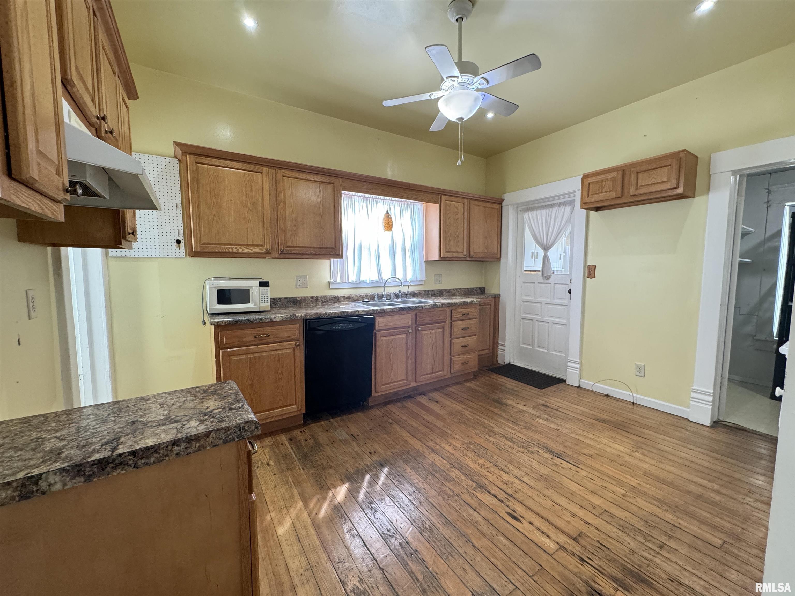 1677 East Smokey Road Avon, IL 61415 - Photo 37 of 92