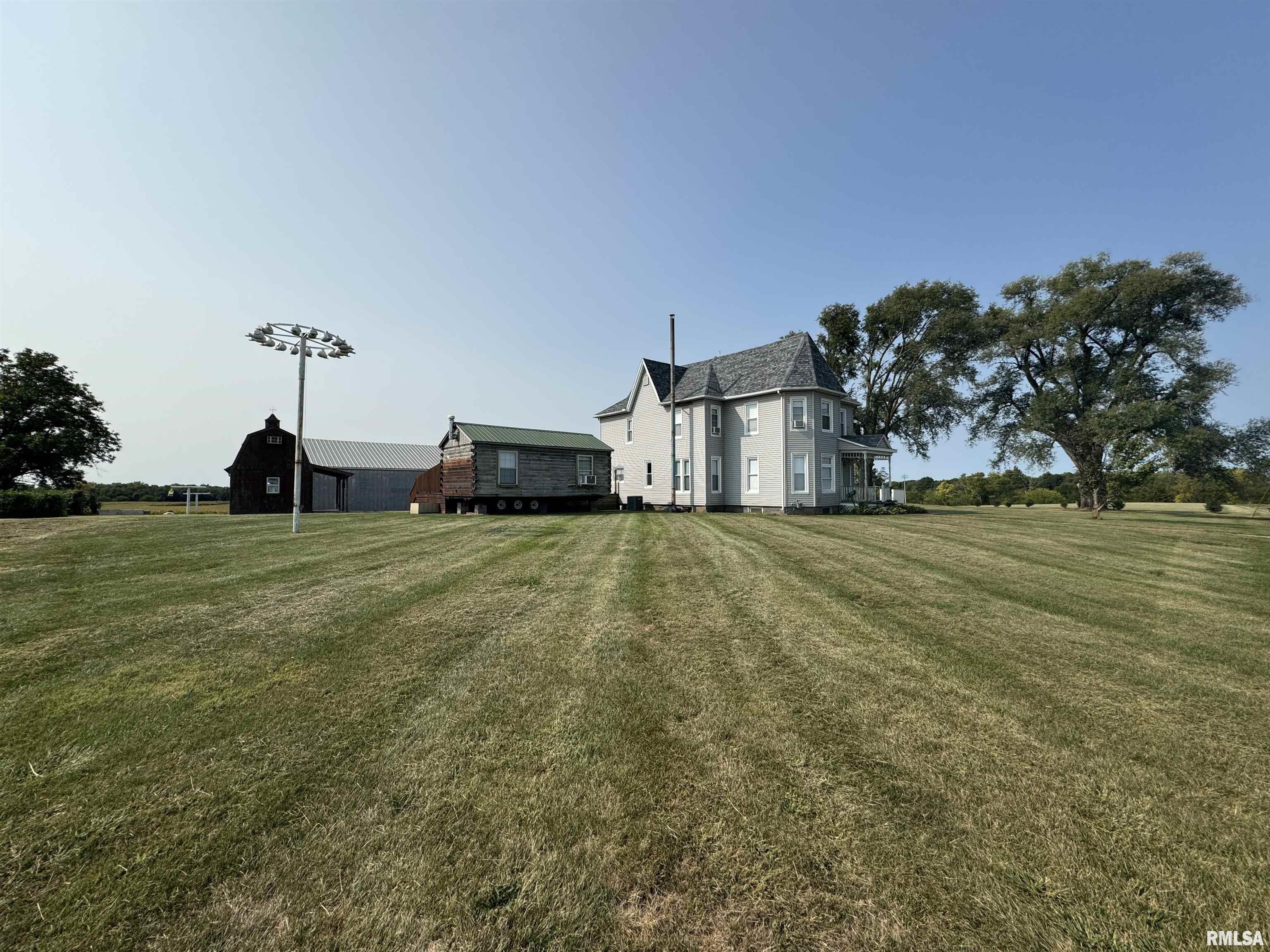 1677 East Smokey Road Avon, IL 61415 - Photo 6 of 92