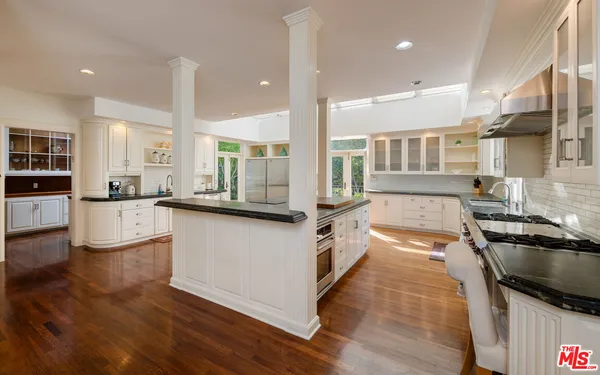 $60,000 | 1006 North Crescent Drive, Beverly Hills, CA 90210