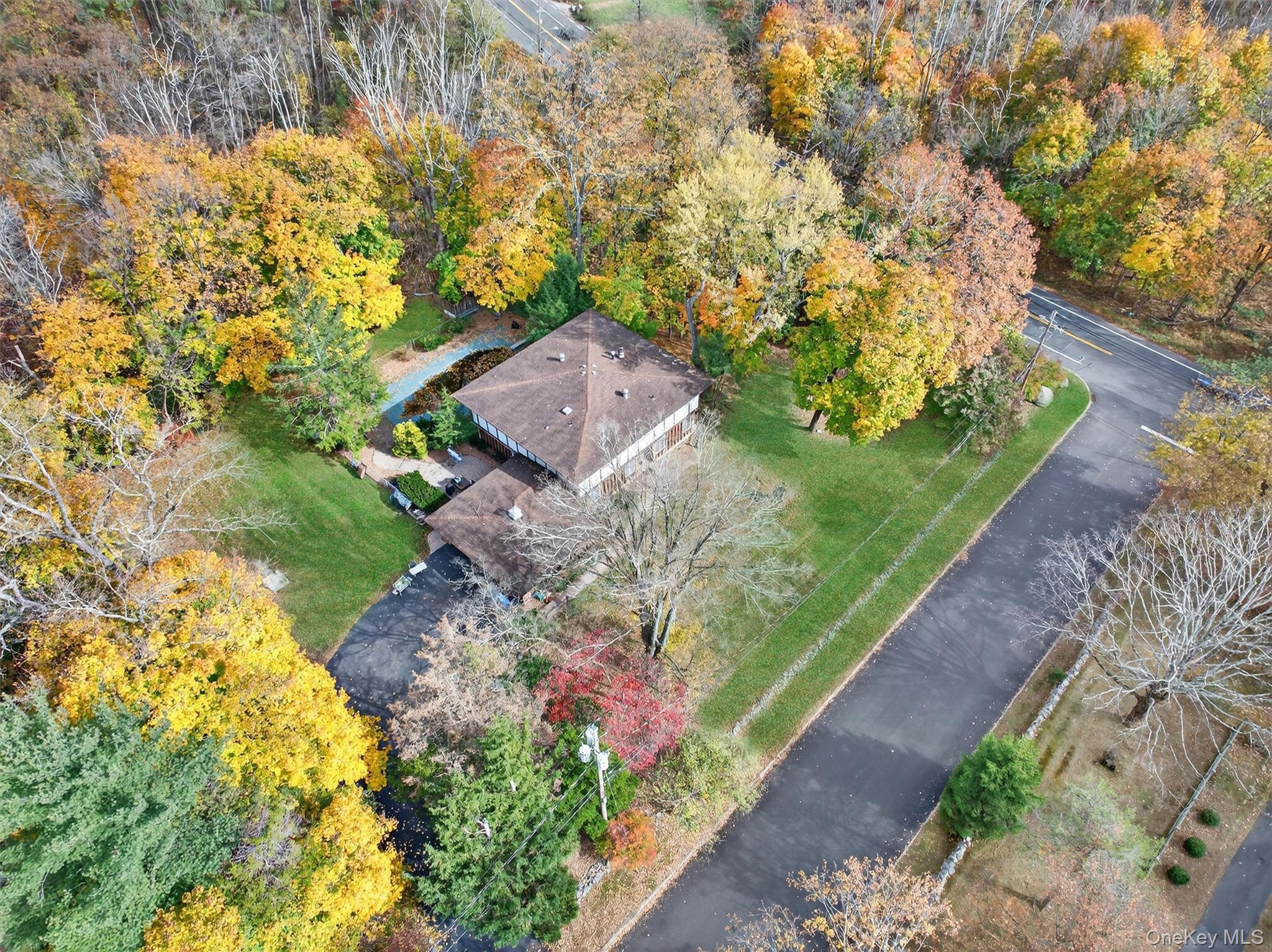 2 Kings Gate Road Suffern, NY 10901 - Photo 4 of 50 a wooden fence with some trees