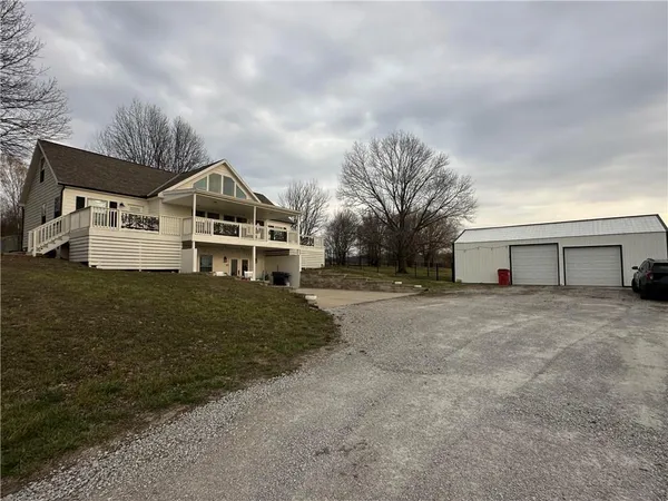 $750,000 | 36903 East Church Road, Oak Grove, MO 64075