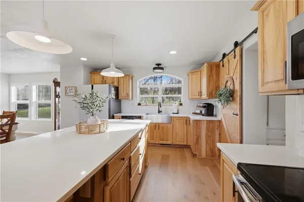 $750,000 | 36903 East Church Road, Oak Grove, MO 64075