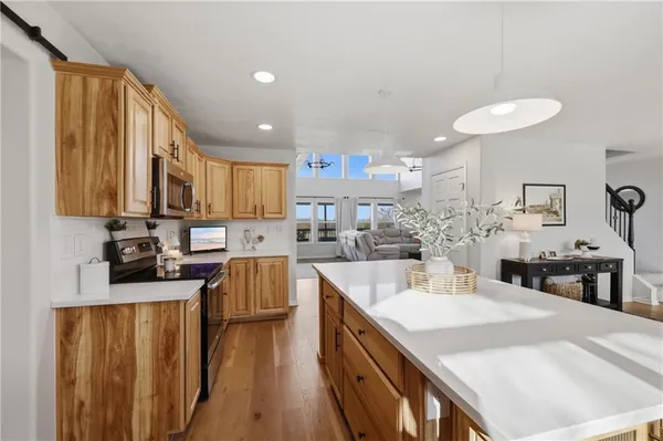 $750,000 | 36903 East Church Road, Oak Grove, MO 64075