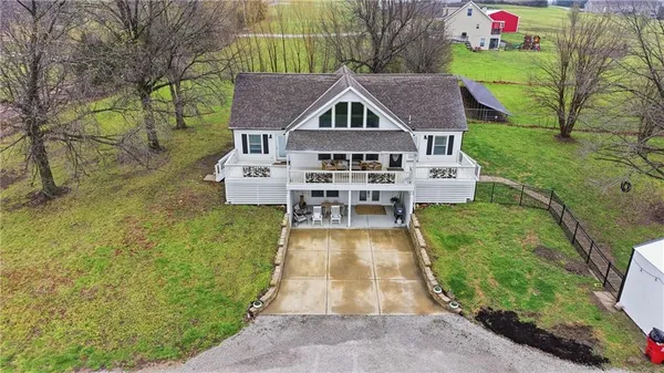 $750,000 | 36903 East Church Road, Oak Grove, MO 64075